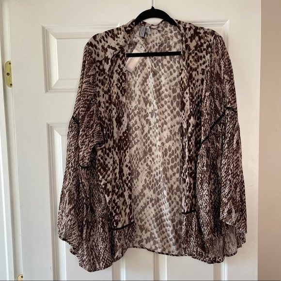 NWT snake print kimono from Anthropologie - Picture 4 of 9